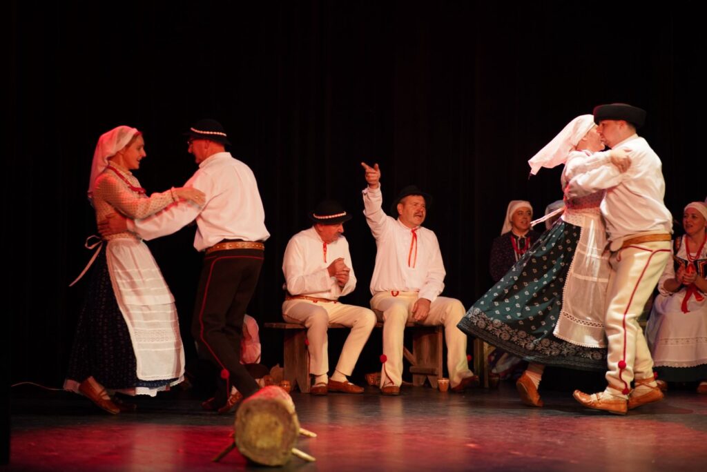 571812645 1435818111349292 4635546162934404082 N