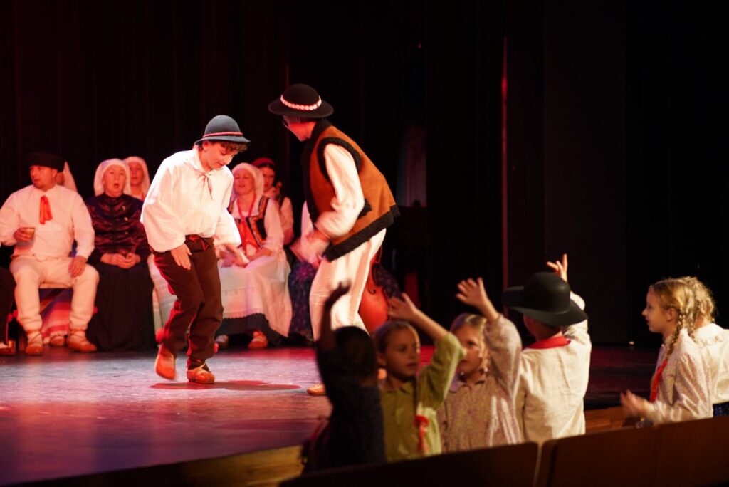 572792521 1435818114682625 8721239463494073412 N